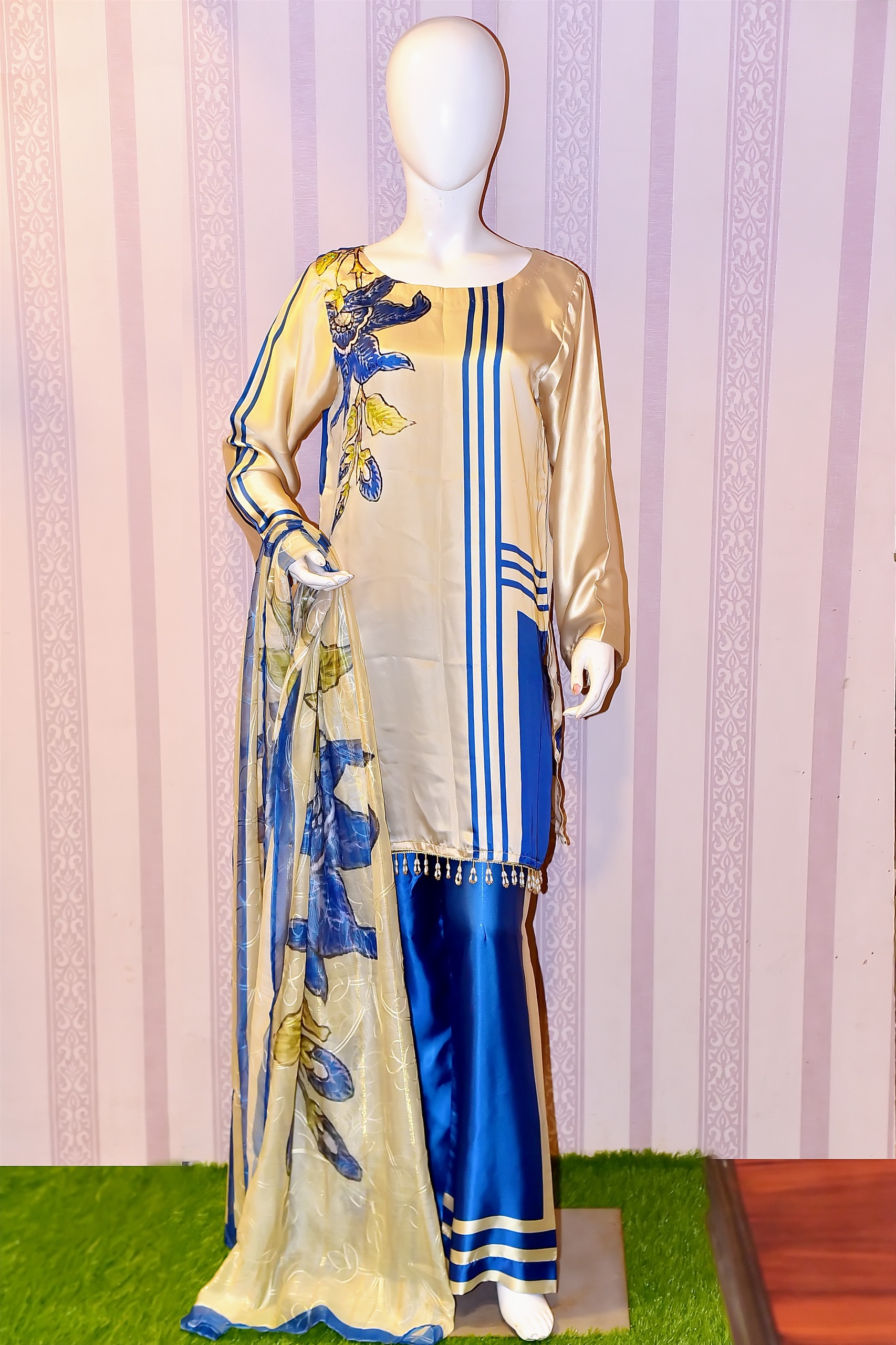 Digital Print with Hand Touching Suit