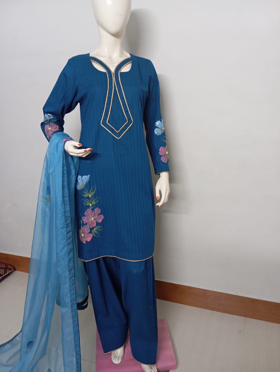 Self Jacquard Lawn 3 Piece hand print with hand touching